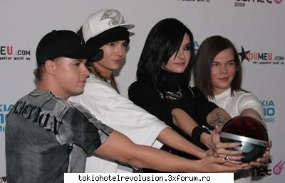 s-a mai are nici suvitze:(( deci?va place cum s-a tuns???