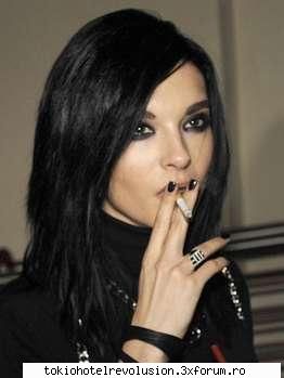 s-a mai are nici suvitze:(( mie imi place mai mult acume sexy paca are aer mai...mai bad boy zicem