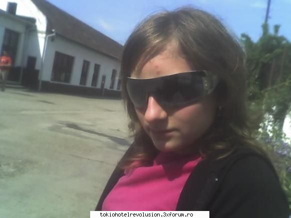 lil' ugleeh mhe! asta`i najpa zici screms mor nueram okelarii unei colege din fatza pot avea )))))))