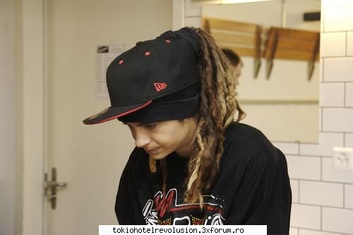 tom thinkin'..