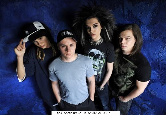 breakin' the habbit omg inceput deja plang   sper tom karen impace,si bill uite aia next plz
