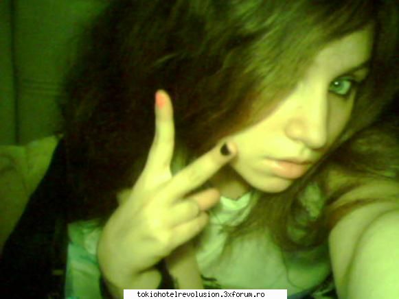 subiectu' me! hihi emo  