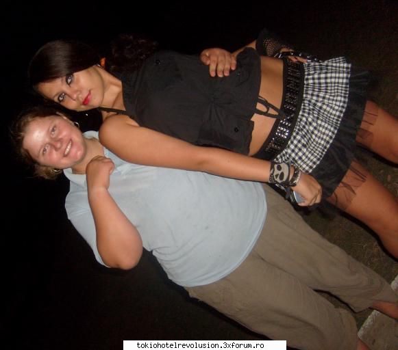 juli kay vecina poarta faceam oleaca  