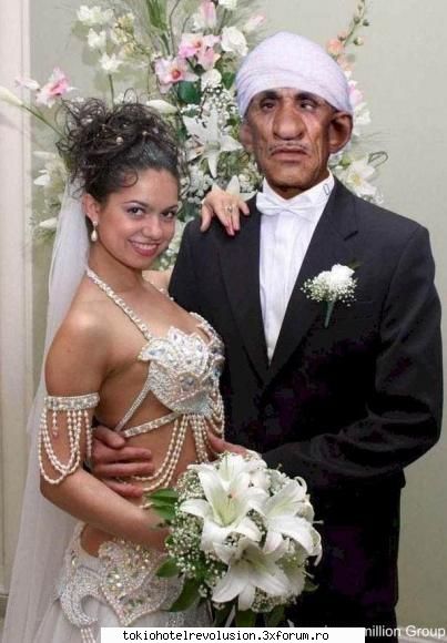 poze funny:) pun poza....ce ziceti marry           perechea perfecta