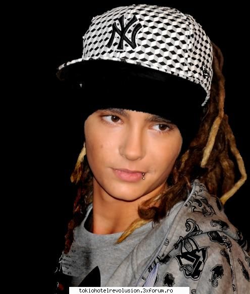 tom omg...kat dooolse poate fie baiatul asat     