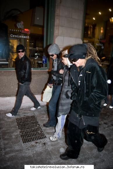 bill are prietena? o.o'    