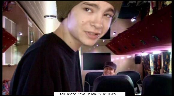:o.^tom are vede are chestia aia sub sapca peste spranceana stiam acidentu' penseaza spranceana
