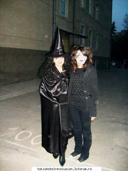 catalina bun pun poze halloween   anu speriati arat moarta ignorati sunt imbracata normal..in