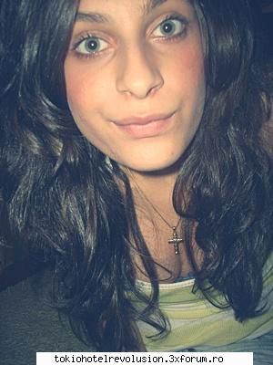 multam girls :]da enerveaza imi raman fac albastrii verziiii combinatie dintre verde albastru :|aici