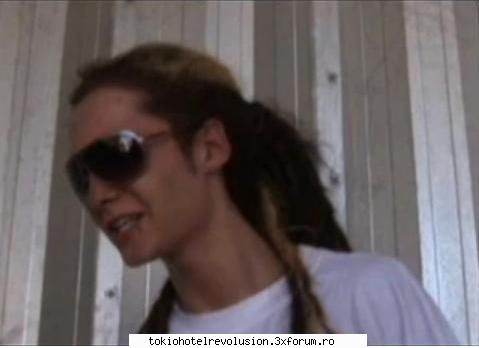 tom thoamne cat poate sexy fara sapca(si sapca sexy intelegeti gresit profil are