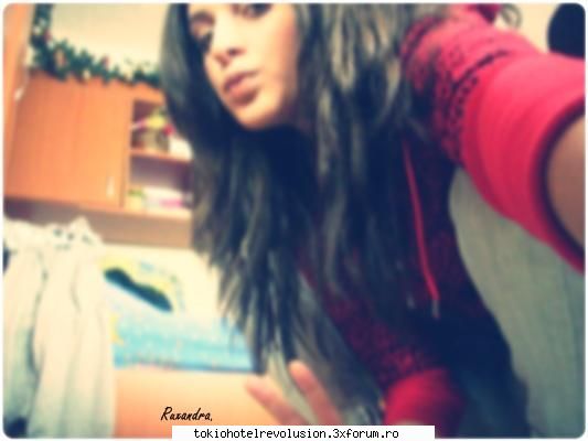 eee acum mi`o reflam =]ci doar stateam camarada mea lis:xah`pe mine cam bate  vantu,man