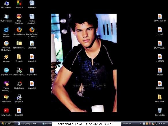 cum arata desktopul vostru vai mimi cat tare martisoru` desktopu` meu.
