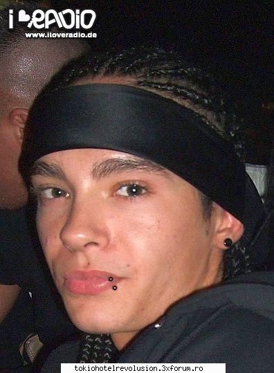 news poze noul look tom...fara dread-uri coditza .....si brunet