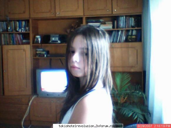 nebuna sa  pun una cand vine mama sami iau bluza stiu unde