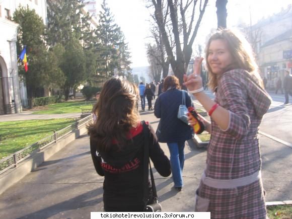 hehe aici cand eram grasa...da mai slabit  