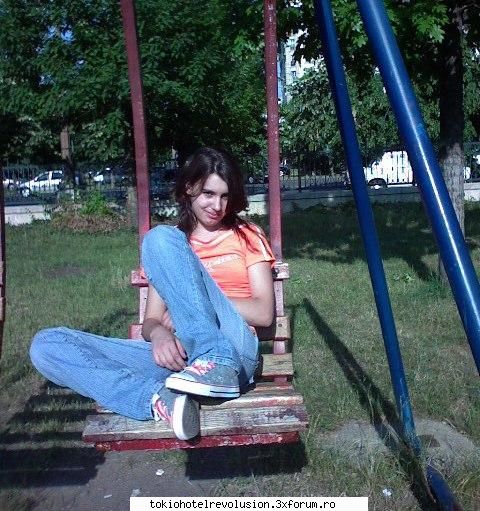 cateva date mai importante despre noi poi....am ani,stau cineva din bucuresti aici??? asa...sa