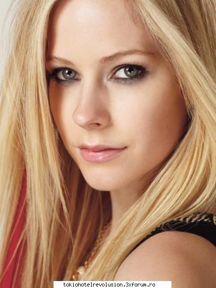 avril lavigne mie imi place mult avril talentata rebela dar acelasi timp sensibila  