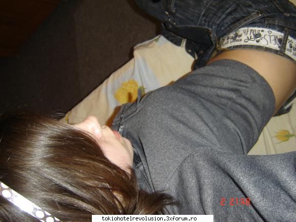 still kid:) asta fakta tot feed poor anorexic creature