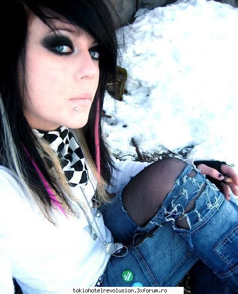 hot not not.and byka,ai pus poza ircha,and she rocks. <3she's best fucking *** Cel mai cool avatar***