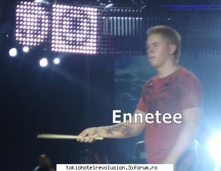 gusti si-a facut tatuaj are imi plac mult   