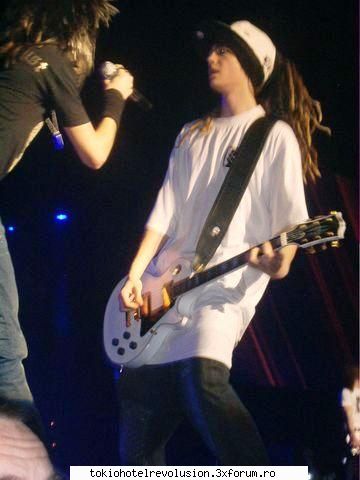 fun with bill and tom! asha bravo...b: komm und rette mich..t: aaaaaaaaa ....piu, m-ai scuze doamne,