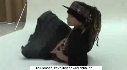 fun with tom tom:sa dau blugii jos??
