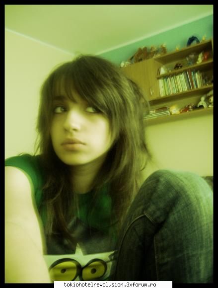 <3misfit.O_0.<3 - hmmm`. nup nu sunt emoh`. in poza asta am iesit - Fotografii cu utilizatorii