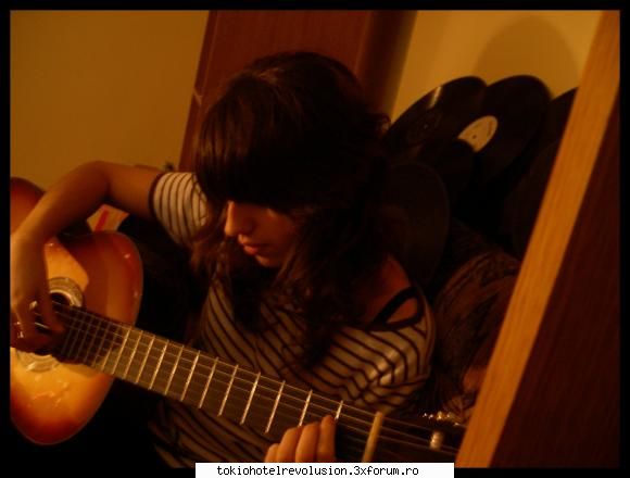 <3misfit.O_0.<3 - another one.... tot cu chitara - Fotografii cu utilizatorii