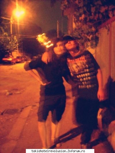 *A U R O L A C A* - ouuu ms :> eu cu un prieteeen:>:> - Fotografii cu utilizatorii