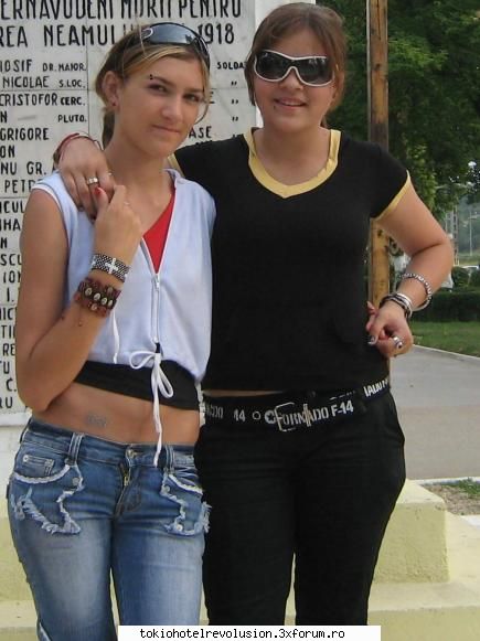 Asta sun yo...o simpla fata idioata - sa nu va speriatzi,da? - Fotografii cu utilizatorii