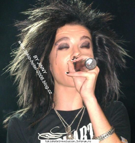 Bill crying??.... - am gasit niste poze.......ori plange ori i s-a - Arhiva Generala /General Archive