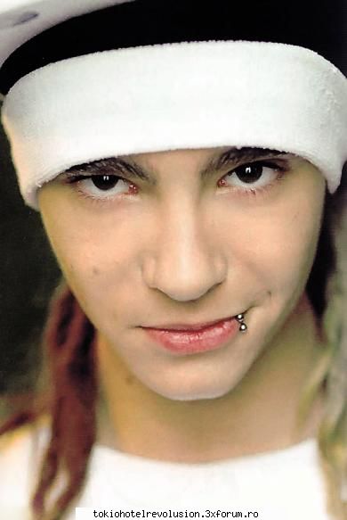 Breakin' the habbit - Tom(17)-frumos din cale afara,el este un baiat a - Fan Fiction