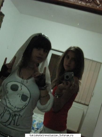 Cati ani ai? - Happy B'day girls!!! Alles Gutte>:D:D:D - Bun venit!