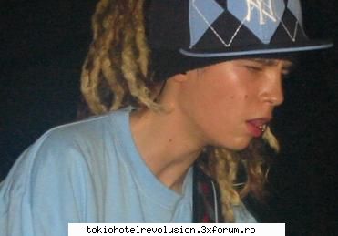 Cik tom` orgasms.....=)) - =))) saracu' i'o fi ramas ceva in gat=))) - Arhiva Privata / Private Archive