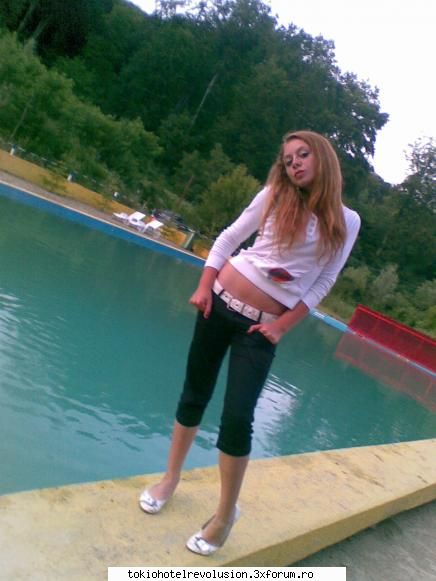 Crei0nash-Sid3faT ..:) - Tencs. Poze la piscina,facute de colegamea - Fotografii cu utilizatorii