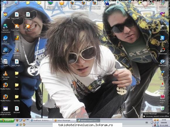 Cum arata desktopul vostru ? - Asa:>. Brokencyde RULEZ =P~ - Discuţii