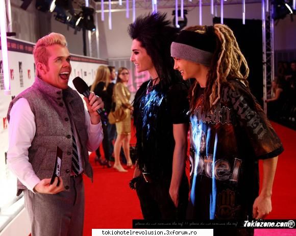 Fun with tom - Perez: Ehm, am o intrebare daca se poate B: da-i - Tom Kaulitz