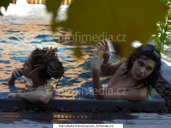 Fun with tom - t: hey bill lasa tigara si treci cu mn la agatat - Tom Kaulitz