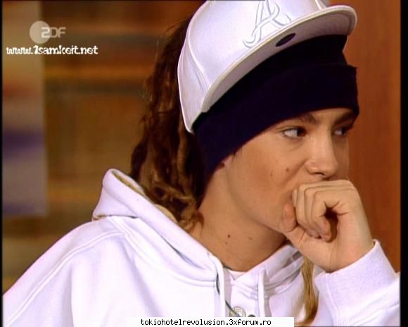 Fun with tom - T dak ma mai intreaba asta dak mai fumez ii dau - Tom Kaulitz