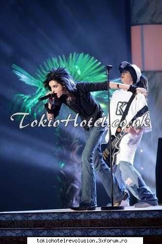 Fun with tom - Bill:"Haide////toata loomea canta q mine...!!!" - Tom Kaulitz