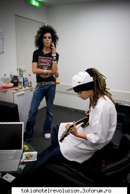 Fun with tom - Bill:"Ce faci iara ToM?e 6:00 dimineatza..." - Tom Kaulitz