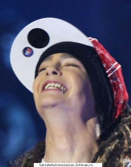 Fun with tom - Bill:"Haide ToM!" ToM:"Lasa-ma mey! :x " - Tom Kaulitz