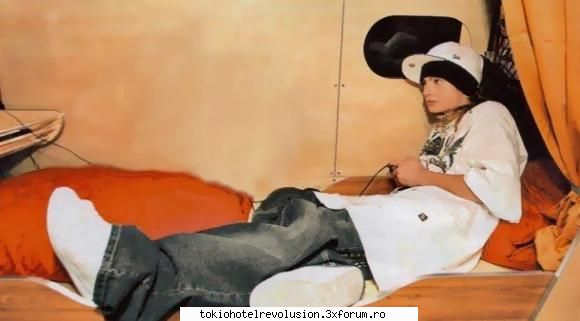 Fun with tom - Gustav:"Ce faci ToM!" ToM:"Lasa-ma am - Tom Kaulitz