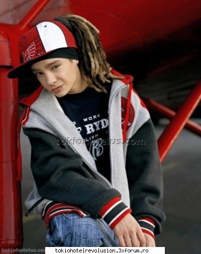 Fun with tom - Reporterul:"Asa....stai,,.....intoarce-te - Tom Kaulitz