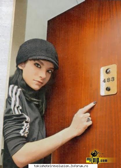 Funn with bill - Bill:"Deci....aici.....am...." Reporterul:"Ce - Bill Kaulitz