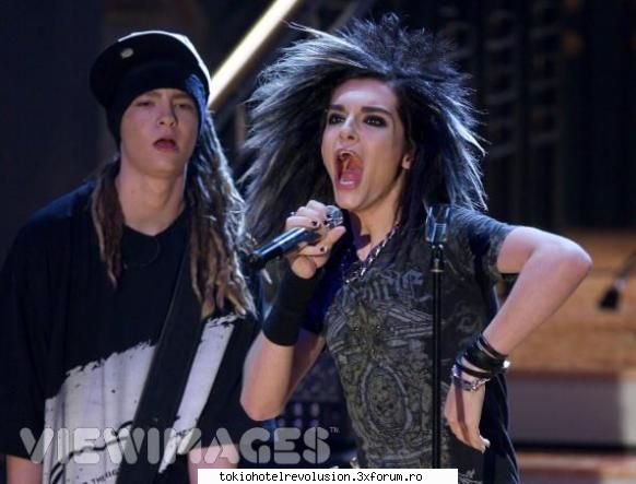 Funn with bill - Bill: oh yeaah..do the monkey with me Tom: and I - Bill Kaulitz
