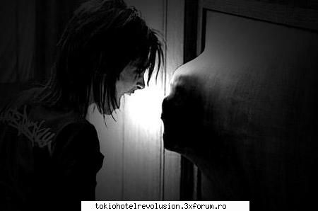 Funn with bill - B: aaaaaaaaaaaa ba eu sunt cel mai anorexic - Bill Kaulitz