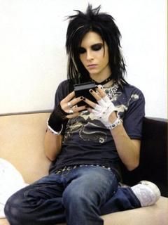Funn with bill - B: nenanenanenaaaa eu am...orice o fi asta...ji - Bill Kaulitz