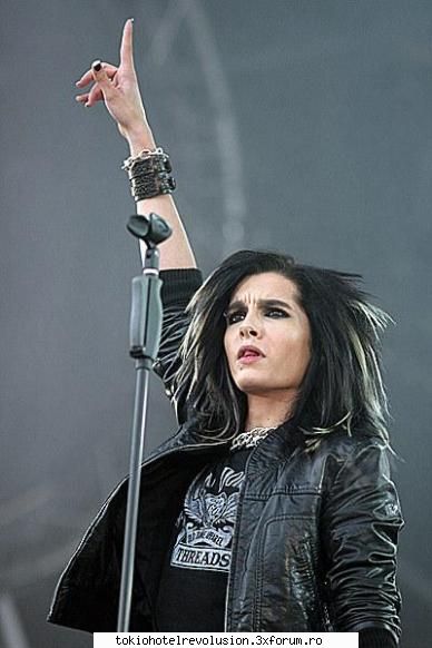 Funn with bill - B: cn ghiceste ce e akolo sus primeste un sarut - Bill Kaulitz