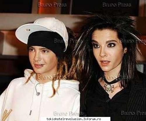 Funn with bill - B: Tommmm..uitete la fata asta care este in fata - Bill Kaulitz